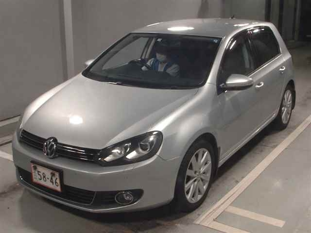 VOLKSWAGEN GOLF TSI High Line